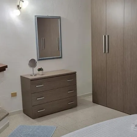 In Con Veranda Privata E Parcheggio Gratuito Ferienhaus