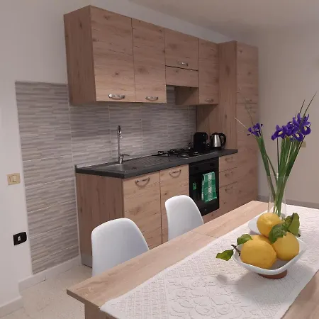 In Con Veranda Privata E Parcheggio Gratuito Ольбия
