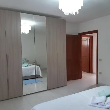 In Con Veranda Privata E Parcheggio Gratuito Tatil Evi Olbia