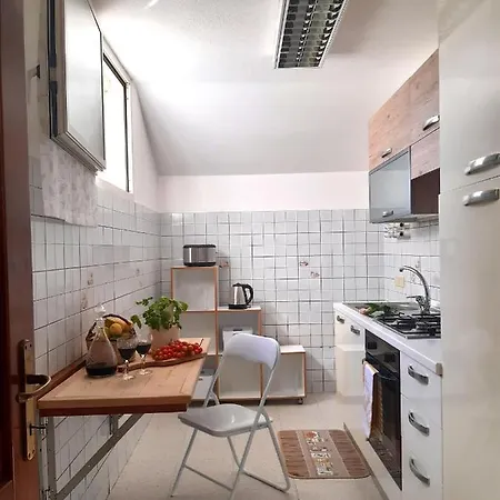 In Con Veranda Privata E Parcheggio Gratuito * أولبيا