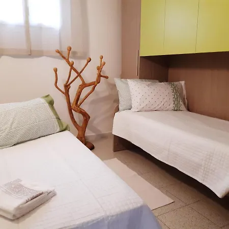 In Con Veranda Privata E Parcheggio Gratuito Дом отдыха *