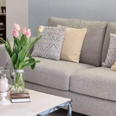 In Con Veranda Privata E Parcheggio Gratuito * أولبيا
