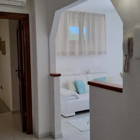 In Con Veranda Privata E Parcheggio Gratuito Tatil Evi Olbia